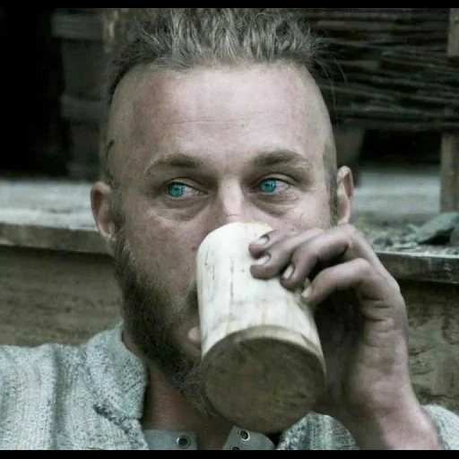 ragnar vikings, ragnar lodbrok, bebidas de ragnar lodbrok, vikingos ragnar lodbrok, vikingos ragnar lodbrok actor