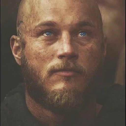 travis fimmel, ragnar vikings, ragnar lodbrok, ragnar lodbroke est vieux, travis fimmel vikings