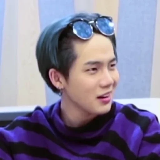 asian, zheng zhongguo, hichol ken hoon, seventeen-element meme, mino winner sunflower