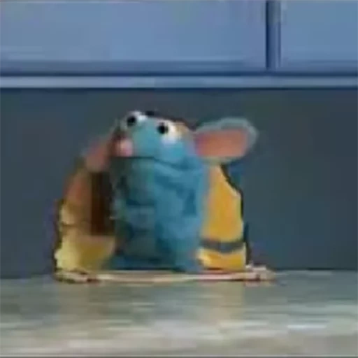 souris bleue, l'abîme bleu, grande souris de maison bleue, constant anxiety level meme, bear in the big blue house mouse