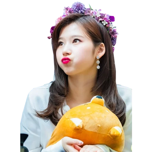 mereka adalah naun, san dua kali, dua kali sana, dua kali nayeon, sana twis 2019