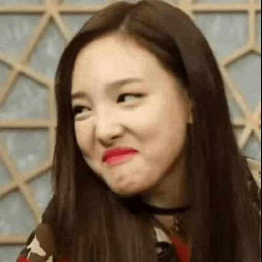 filles, ils l'ont engagé, poudre noire, twice nayeon, tweiss cheung est drôle