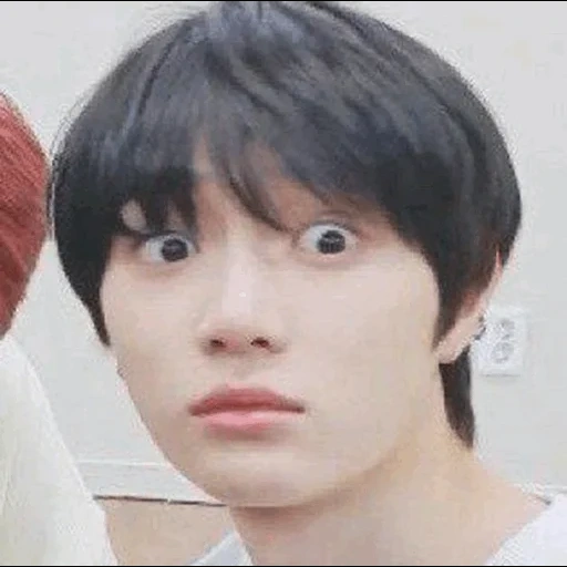 taiheng, modalidades bts, bts jungkook, virth mudo bts, la cara de kim tae-heng está muy cerca