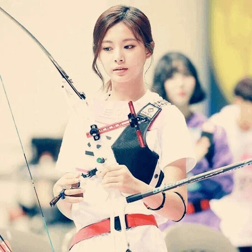 zhou ziyu, archer izquierdo de jade, archer twice tzuyu, equipo de arqueros ciyu, zu yu tiro con arco torcido