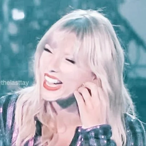 asiatique, taylor swift, emily kaufman, taylor swift chaud, lalisa manoban noir rose 2020