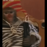 человек, персонаж, негр диджей мем, яша лазаревский обезьяна, обезьянка слушает музыку мем