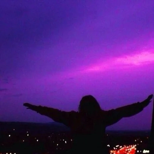 человек, твиттер, город улан удэ, небо фиолетовое, девушка фиолетовом закате