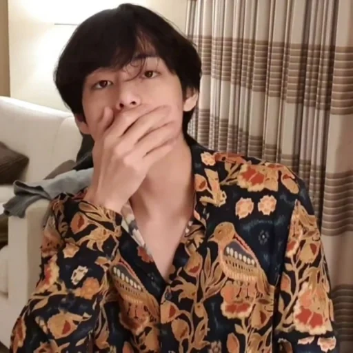 bts v, tae hyung, kim tae hyun, tai heng vlive, taehyung bts