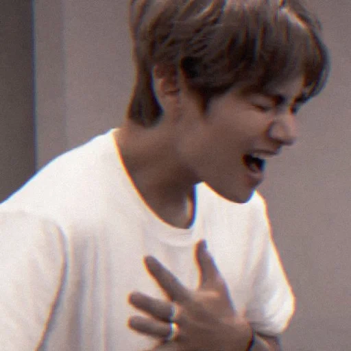 tae hyung, jeune homme, taehyung bts, bts jungkook, tae hyung a été ému