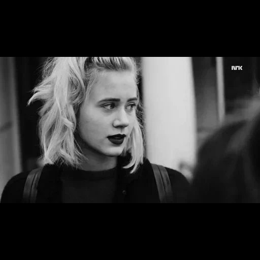 skam nura, noora skam, noora sætre, pacchetto yusefine frida petersen, serie di giovani da non flick nura