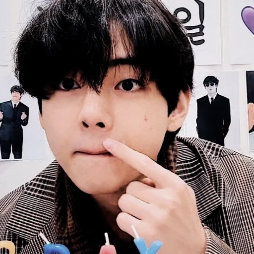 taehen, taehyung, kim ta hyun, bts taehyung, taehen é lindo