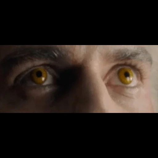 глаз, 2×2 глаза, кадр фильма, безумные глаза, глаза кроули благие знамения линзы