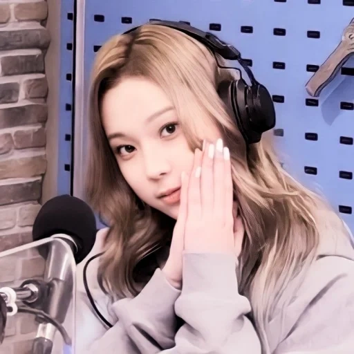 mujer joven, canal s, kbs de estudio, peinados de coreano, cheyun izone es negro itzy