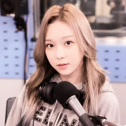 kpop, jeune femme, une émission de radio, snsd taeyeon, belles filles