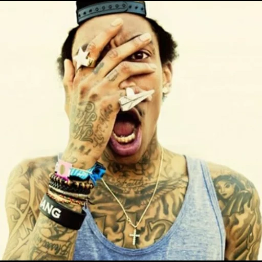 wiz khalifa, wiz khalifa 2021, wiz khalifa está sonriendo, wiz khalifa tatuajes, wiz khalifa chris brown