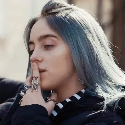 billy ailish, billie eilish, billy ailish nose, intervista a billy ailish, billy ailish più felice che mai vinil