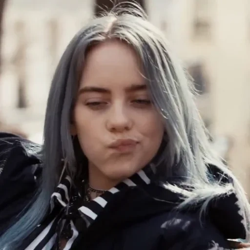 giovane donna, billy ailish, billie eilish, billy ailish nose, fratello billy ailish