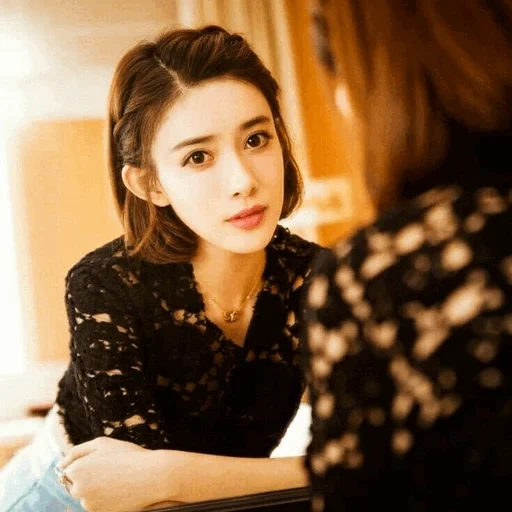 asiatiques, filles, femmes, l'arme de la mort de lily collins, femmes premières ministres en 2013