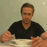 ryan gosling, ryan mchenry, motivo de ryan gosling, folha de ryangoslin, ryan gosling está comendo cereais