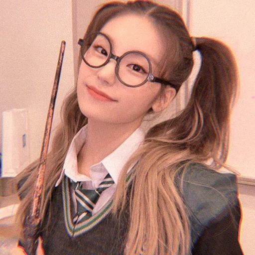 jeune femme, fille, itji, yeonji txtzy, itzy harry potter