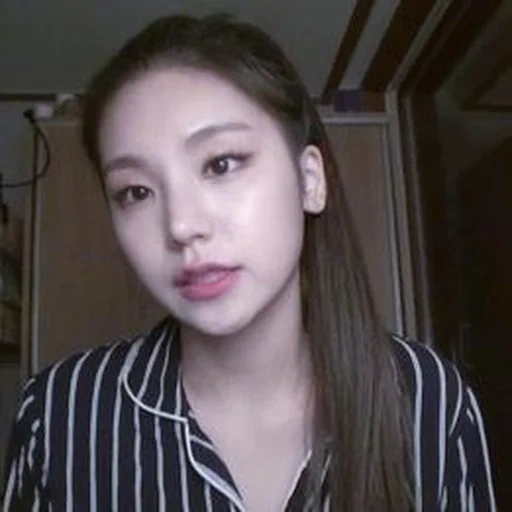 gli asiatici, la ragazza, tokyo tea lee, trucco coreano, itzy yeji non si trucca