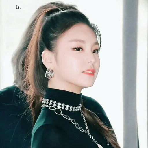 young woman, yeji itzy, itji, itzy ye ji, itzy ye ji 2020