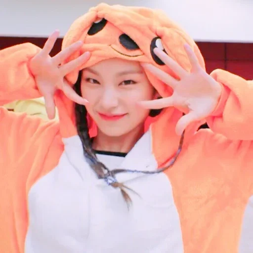 ryudzin, itzy yuna, twice dahyun, korean hair, monsta x kigurumi