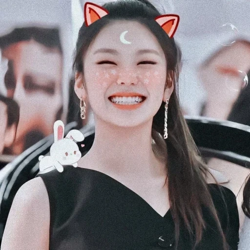 filles, femmes, loona kim lip, korean girls, jolie fille