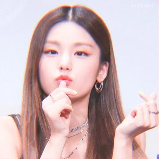 jennie blackpink, asian girls, coiffure asiatique, edith amino black powder