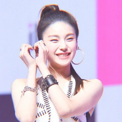 playlist, yeji itzy, korean actress, huang yeji korean singer