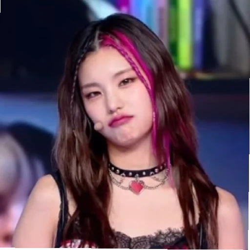 chanel, girl, g idle senrita cover, dududu bumbaya black powder meme, purple kiss korean band member