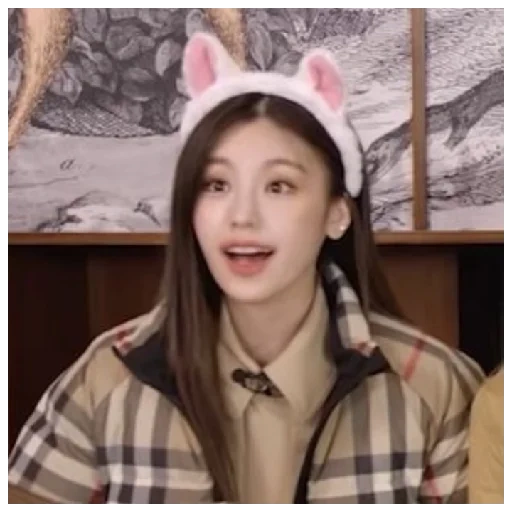 азиат, twice nayeon, корейская мода, корейский макияж, twice nayeon кроличья шапка