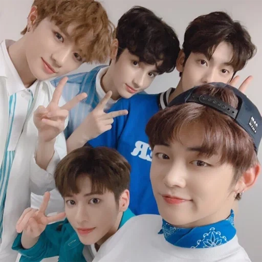 txt kai, boys di bangtan, txt e strisce kids, subin txt ad ad aziende, gruppo dei membri tht