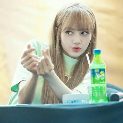 schwarzrosa, lisa blackpink, blackpink lalisa, lalisa manoban eis, blackpink lisa prinzessin