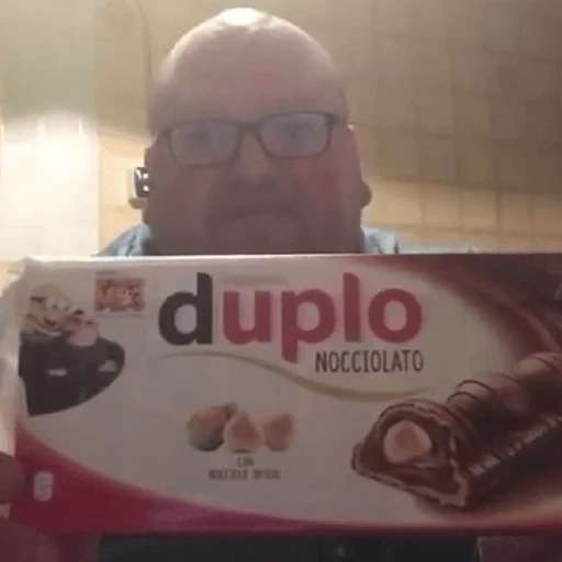 мужчина, ферреро дупло, ferrero duplo кокос, конфеты ferrero duplo, микеле ферреро нутелла