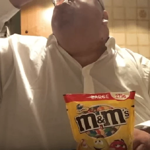 food, человек, m&ms приз, предметы столе, глеб назаров курган