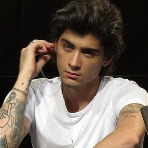 zayn, зейн малик, луи томлинсон, зейн малик зад, зейн малик one direction