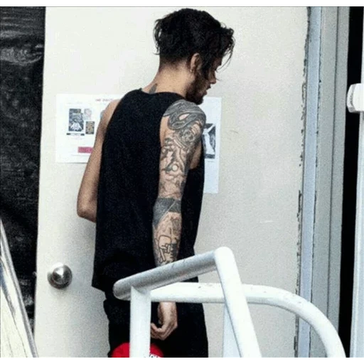 zane malik, tatouage miyavi, styles harry, tatouage de capuche adolescente, circuit kelly de mitrailleuse