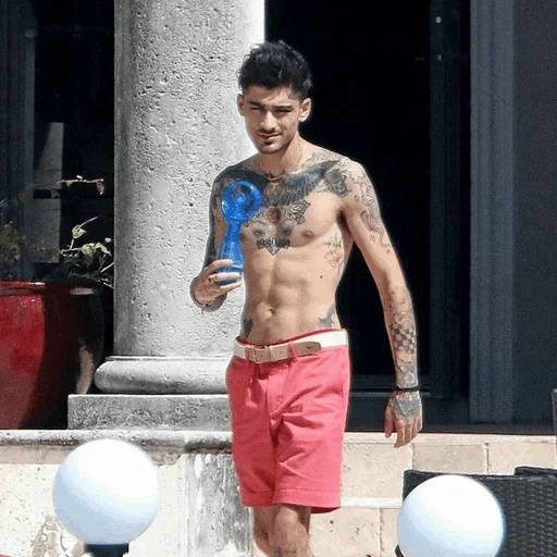 torso di zahn, zain malik, zane malik thors, tatuaggio di torso di zane malik, tatuaggio di zane malik